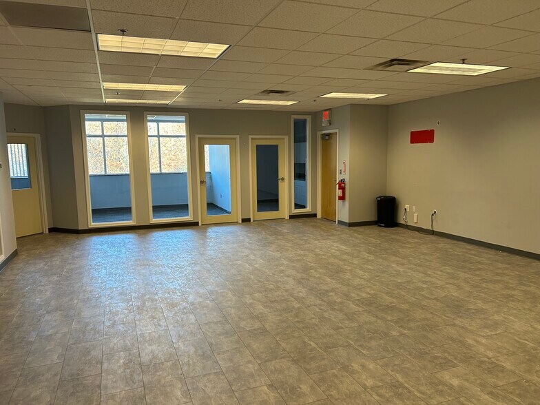 More Photos Of Route 31 N @ Denow Rd, Hopewell Unknown For Lease