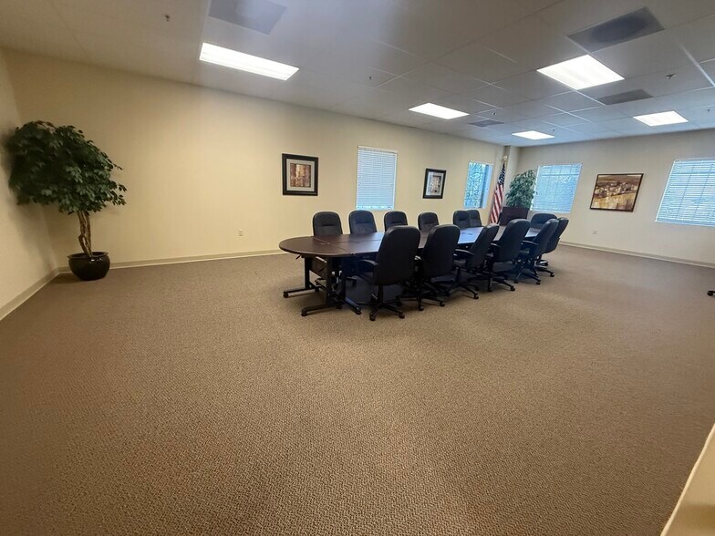 More Photos Of 8222 118th Ave, Largo Warehouse For Sale