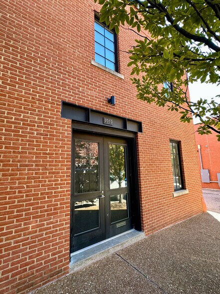 More Photos Of 2010 S 8th St, Saint Louis Office For Lease
