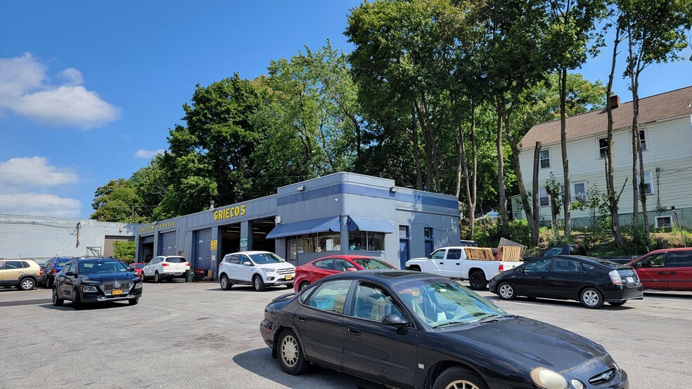 Primary Photo Of 117 Mill St, Newburgh Auto Repair For Sale