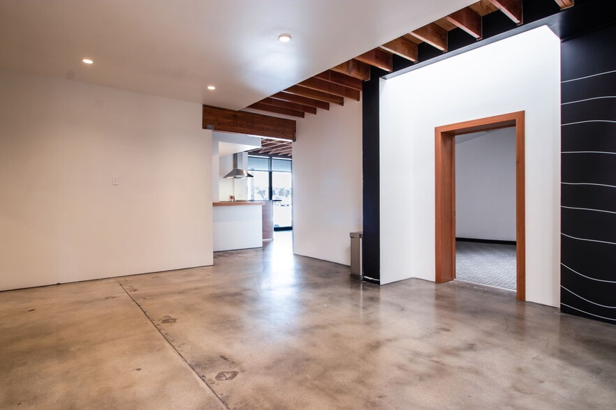 More Photos Of 1648 10th St, Santa Monica Loft Creative Space For Sale
