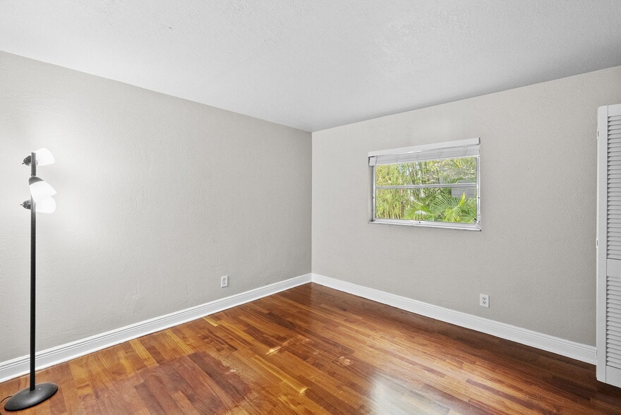 More Photos Of 3036 6th Ave N, Saint Petersburg Apartments For Sale