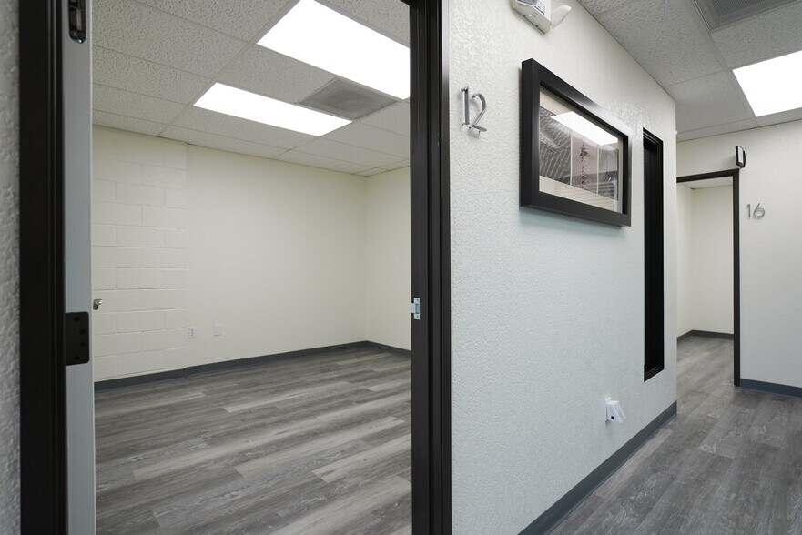 More Photos Of 2825 E Tahquitz Canyon Way, Palm Springs Medical For Sale