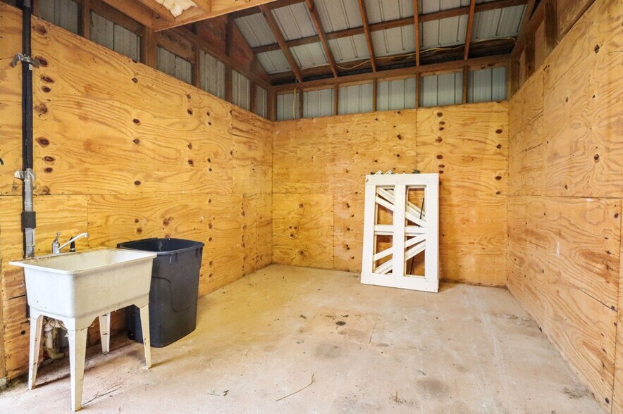 More Photos Of 14717 Friend Rd, Athens Manufacturing For Sale