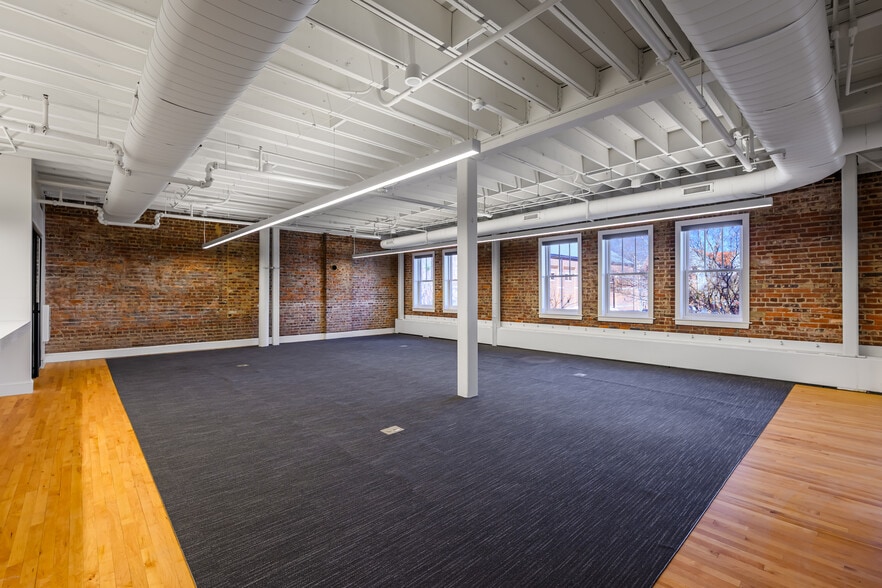 More Photos Of 107 W Hargett St, Raleigh Office For Lease