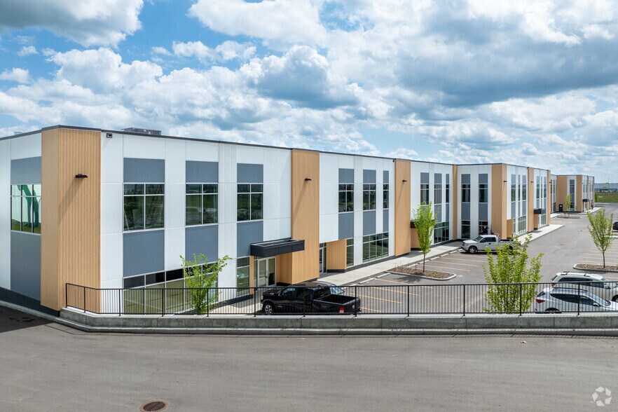 More Photos Of 9870 70 St SE, Calgary Warehouse For Sale