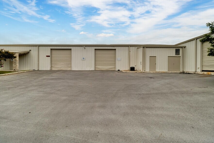 More Photos Of 14141 Hwy 290, Austin Unknown For Lease