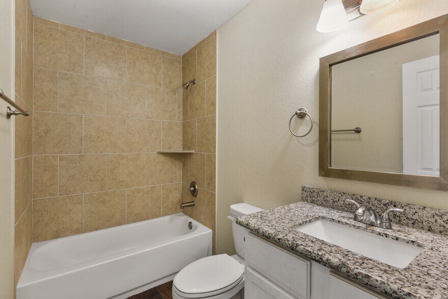 More Photos Of 117 Craig St, Baytown Apartments For Sale