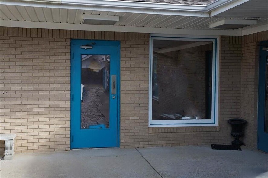 More Photos Of 1011-1025 W Fort Williams St, Sylacauga Office For Lease