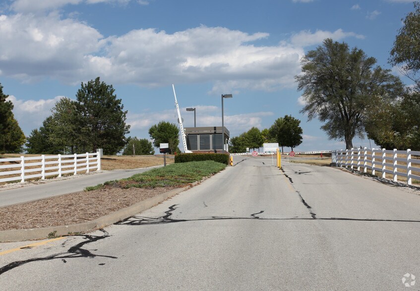 More Photos Of 17745 S Metcalf Ave, Stilwell Office For Lease