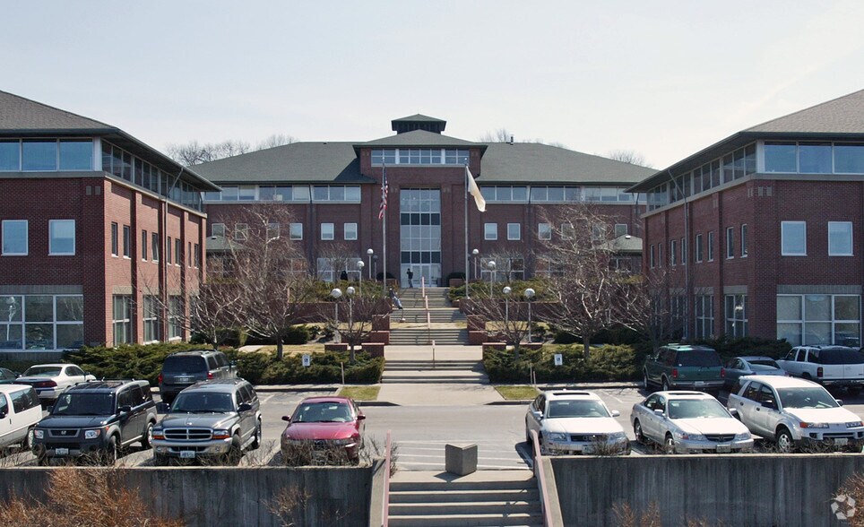 More Photos Of 300 Centerville Rd, Warwick Medical For Lease