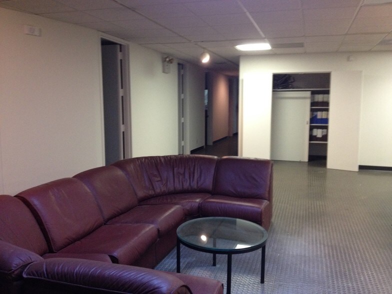 More Photos Of 140 Old Saw Mill River Rd, Hawthorne Research And Development For Sale