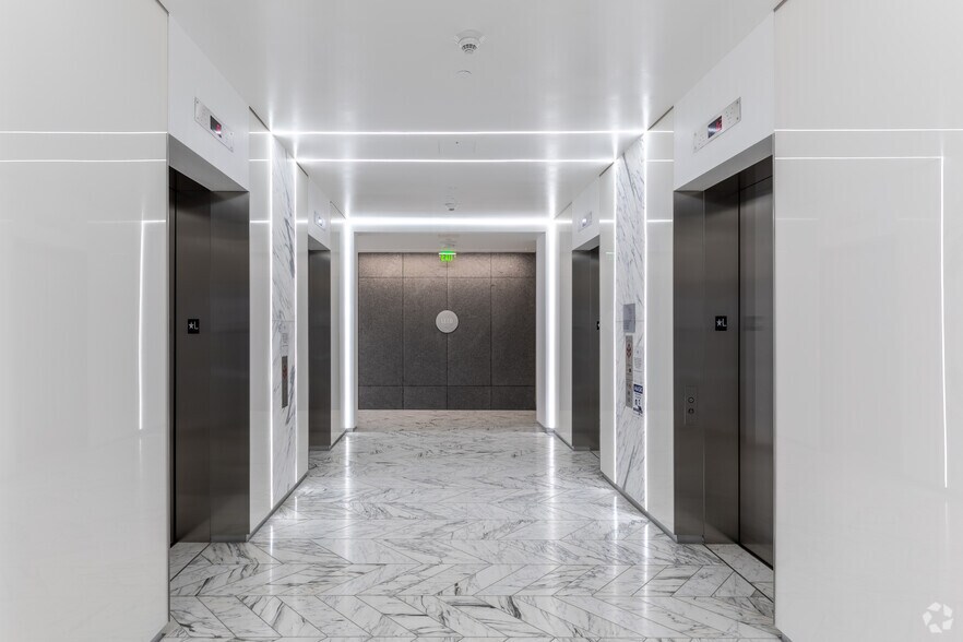 More Photos Of 5050 S Syracuse St, Denver Office For Lease