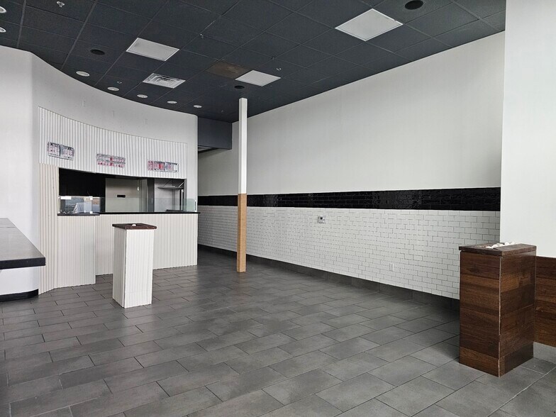 More Photos Of 6580 S Rainbow Blvd, Las Vegas Storefront Retail Office For Lease