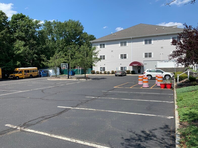 More Photos Of 3071 Bordentown Ave, Parlin Schools For Sale