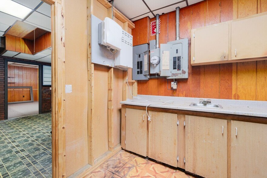More Photos Of 11 Tenth St, East Providence Warehouse For Sale
