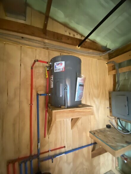 More Photos Of 405 Madison St, Rochester Light Distribution For Sale