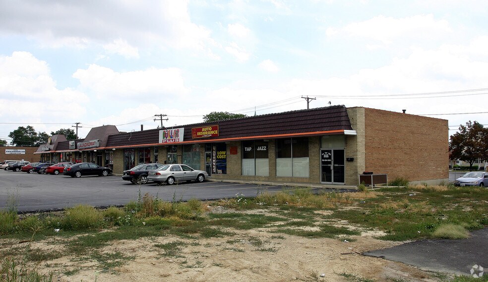 More Photos Of 7401-7415 Archer Ave, Summit Storefront For Lease