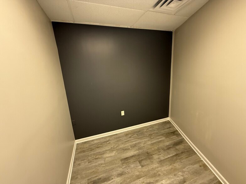 More Photos Of 216 E Grand River Rd, Laingsburg General Retail For Sale