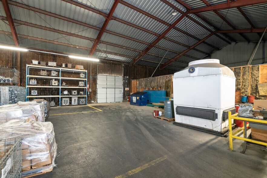 More Photos Of 400 E Vickery Blvd, Fort Worth Warehouse For Lease