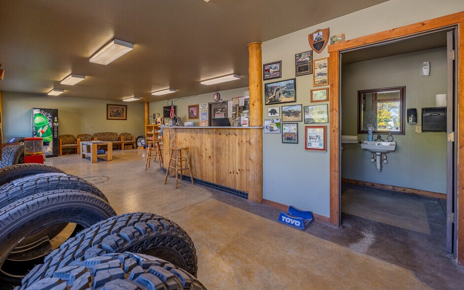 More Photos Of 2130 Big Horn Ave, Cody General Retail For Sale