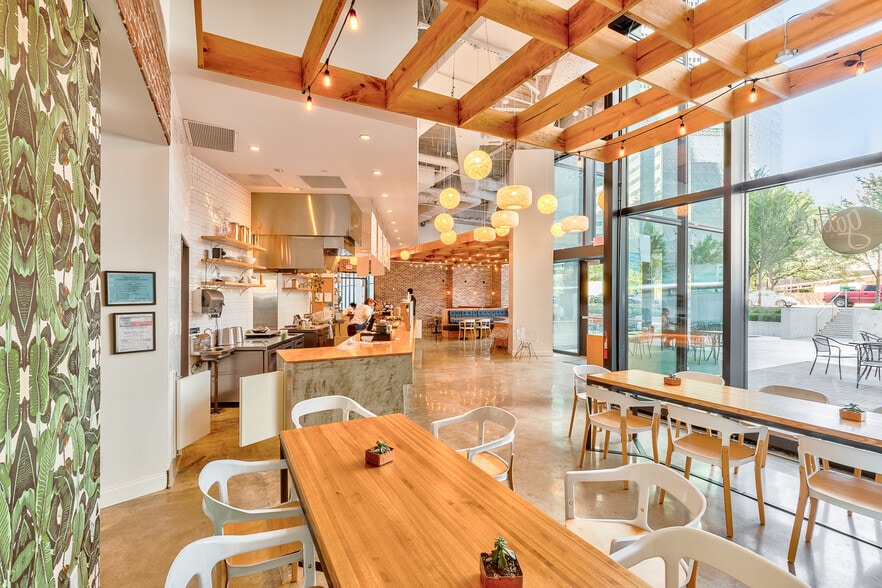 More Photos Of 1601 Elm St, Dallas Office For Lease