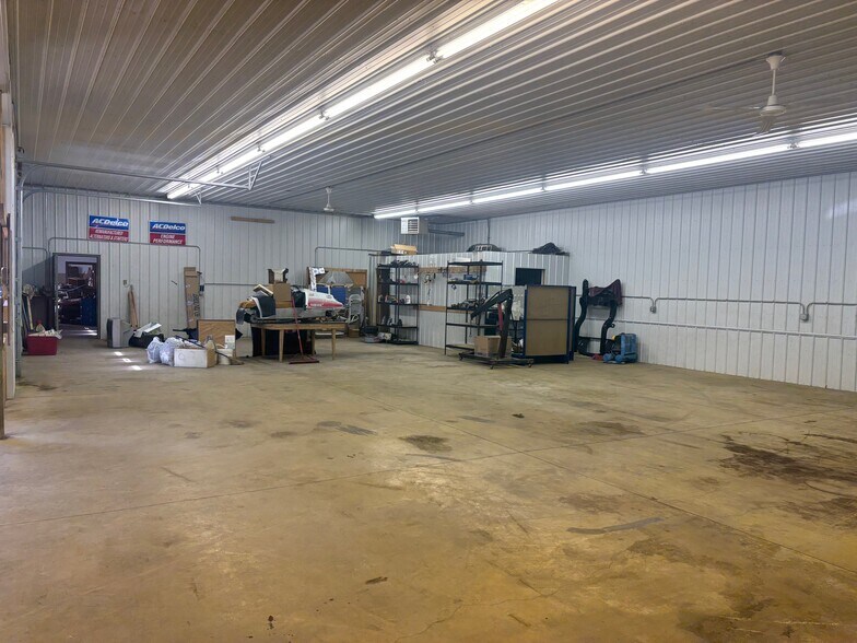 More Photos Of 717 27th St SE, Minot Flex For Lease