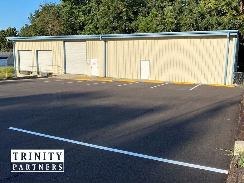 More Photos Of 10125 Farrow Rd, Blythewood Warehouse For Lease