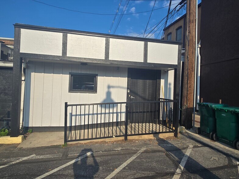 More Photos Of 15 S Indiana St, Greencastle Storefront Retail Office For Sale