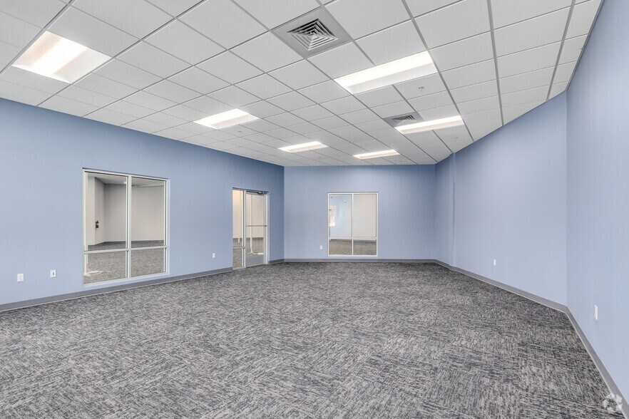 More Photos Of 2678 Richmond Ave, Sanford Distribution For Lease