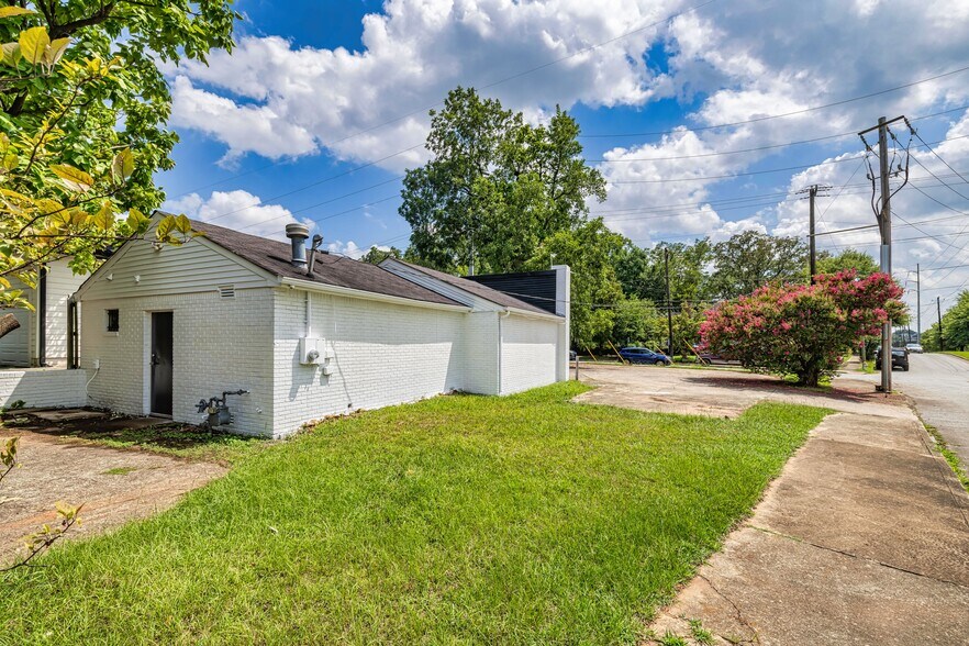 More Photos Of 1469 Wadley Ave, Atlanta Freestanding For Sale