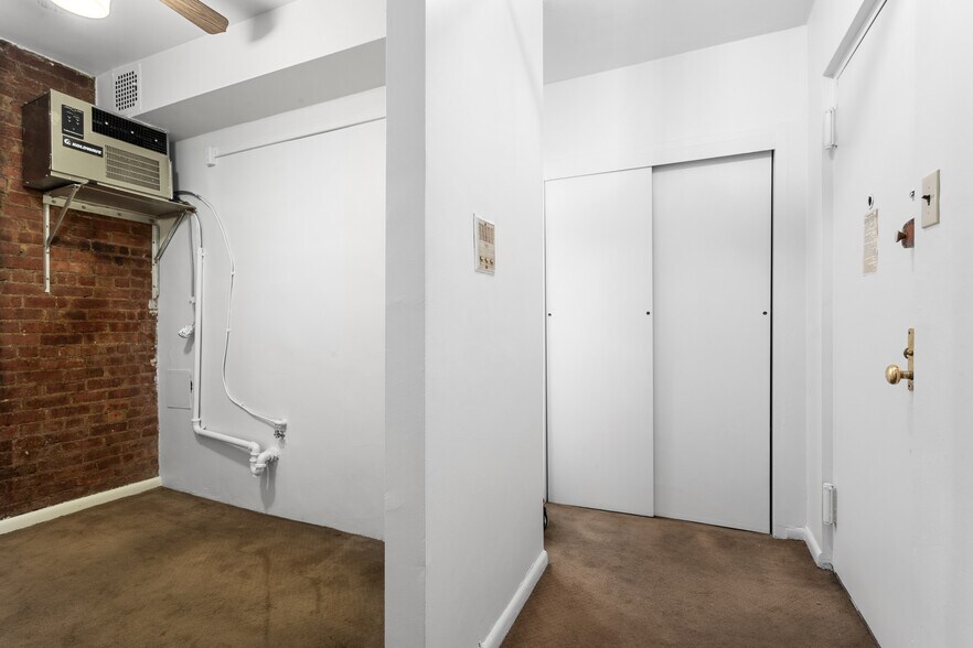 More Photos Of 55 W 74th St, New York Apartments For Lease