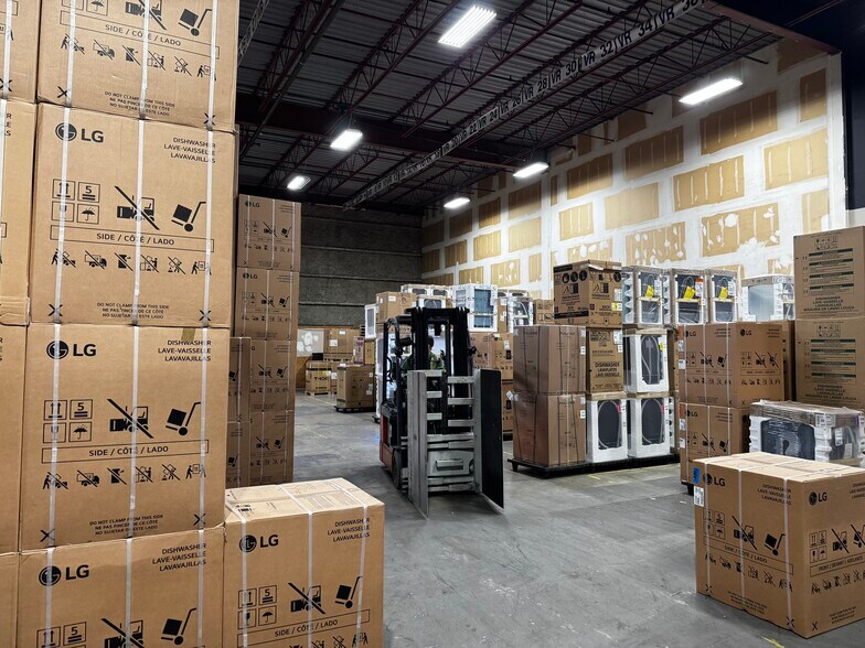 More Photos Of 8000-8010 Winston St, Burnaby Distribution For Lease