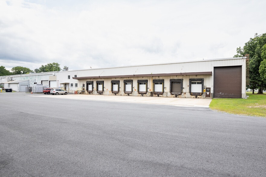 More Photos Of 49 Geyser Rd, Saratoga Springs Manufacturing For Lease
