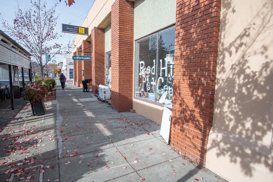 More Photos Of 1566-1574 4th St, San Rafael Storefront Retail Office For Sale