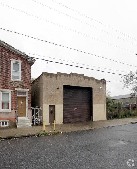 More Photos Of 330 Pine St, Camden Warehouse For Lease