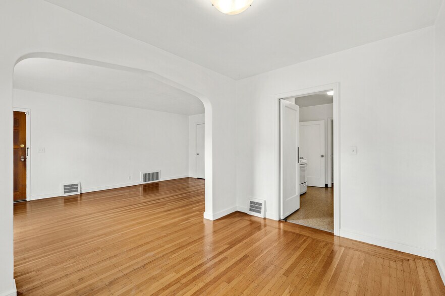 More Photos Of 476 42nd St, Oakland Apartments For Sale
