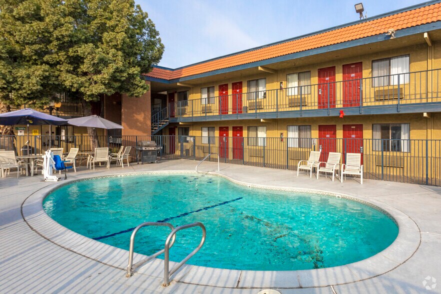 More Photos Of 2570 S East Ave, Fresno Hotel For Sale