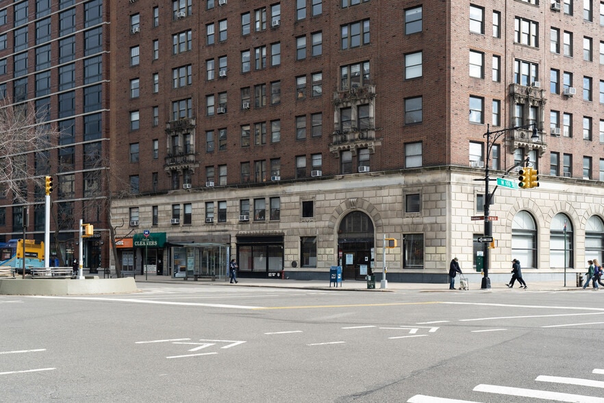 More Photos Of 2760-2764 Broadway, New York Apartments For Lease