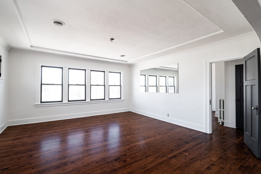 More Photos Of 3701 E Layton Ave, Cudahy Storefront Retail Residential For Sale