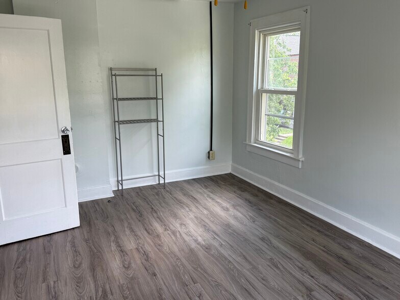 More Photos Of 2054 N 4th St, Columbus Apartments For Sale