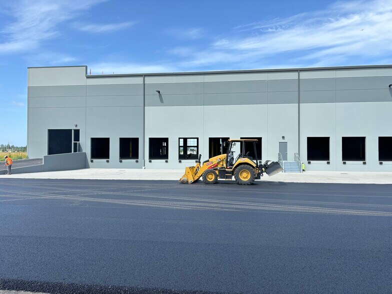 More Photos Of 4630 NW 273rd Ave, Hillsboro Unknown For Lease