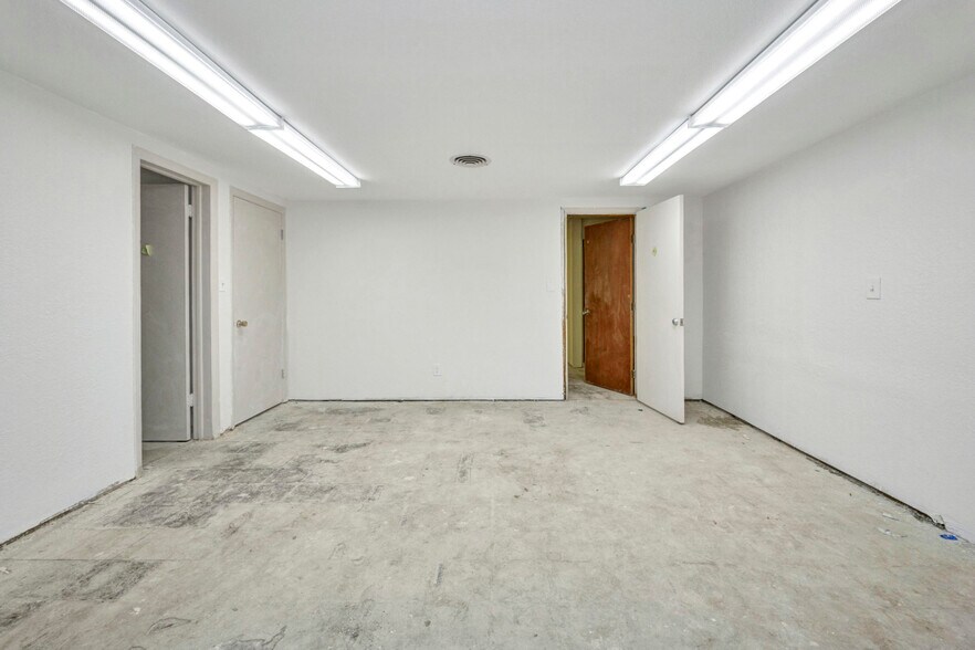 More Photos Of 3443 Tamiami Trl, Port Charlotte Medical For Lease