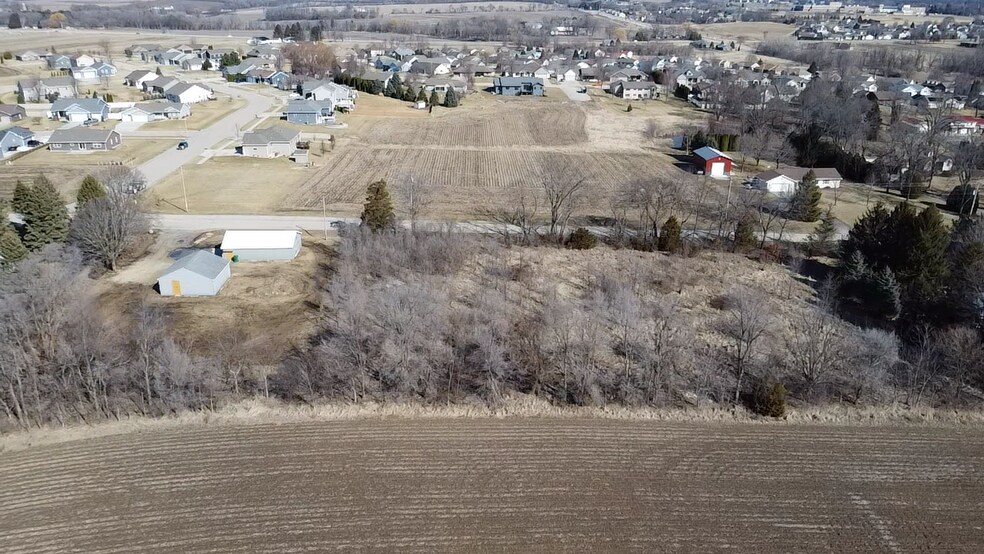 More Photos Of 3803 Rockport Rd, Janesville Flex For Sale