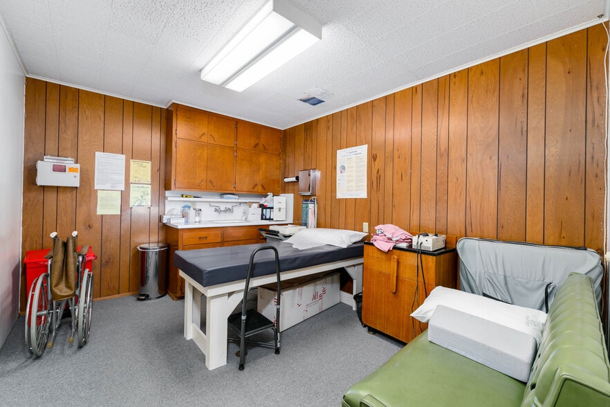 More Photos Of 95 W Sierra Madre Blvd, Sierra Madre Medical For Sale