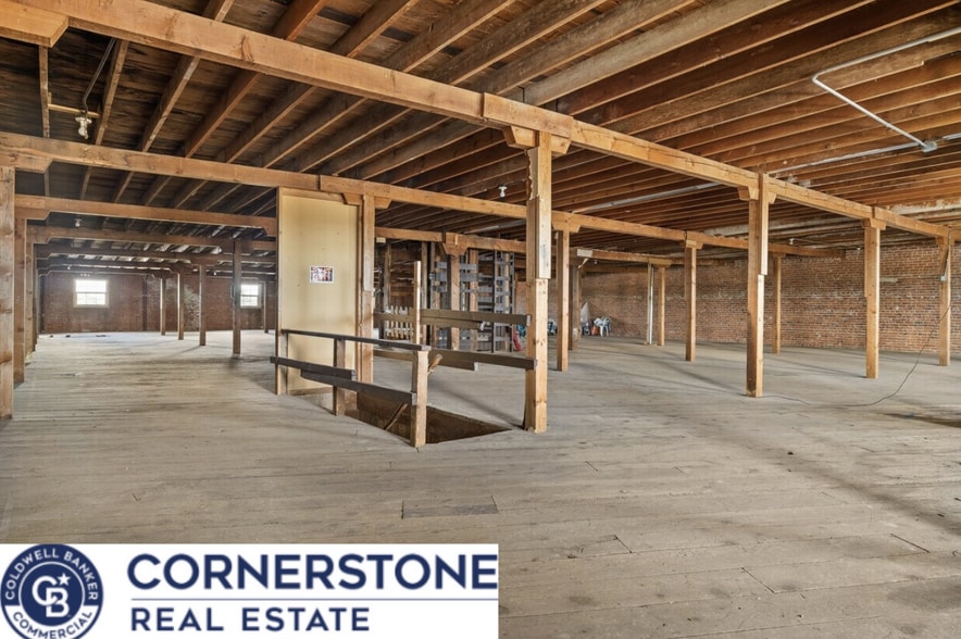 More Photos Of 350 N Kimball St, Casper Flex For Sale