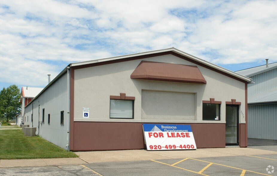 Primary Photo Of 2670 Packerland Dr, Green Bay Manufacturing For Lease
