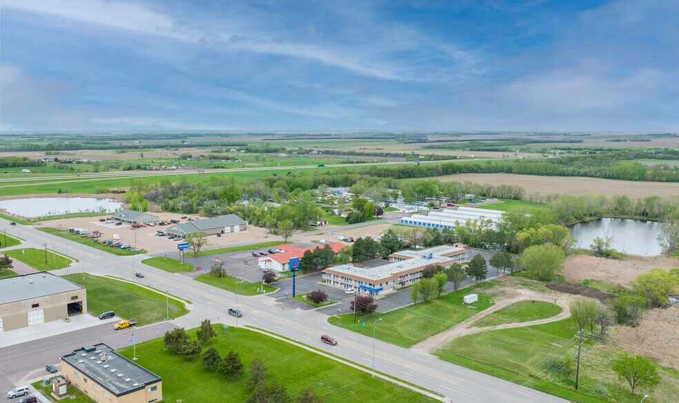 More Photos Of 1309 S Ohlman St, Mitchell Hotel For Sale