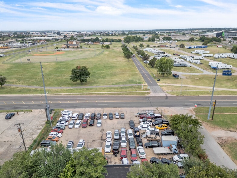 More Photos Of 30 S May Ave, Oklahoma City Auto Dealership For Sale