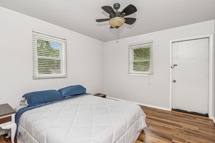 More Photos Of 1128 Wisconsin St, Lake Geneva Multifamily For Sale